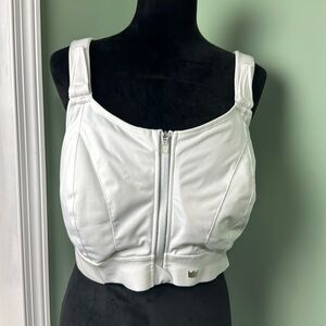 NWT shefit ultimate sports bra 4 luxe